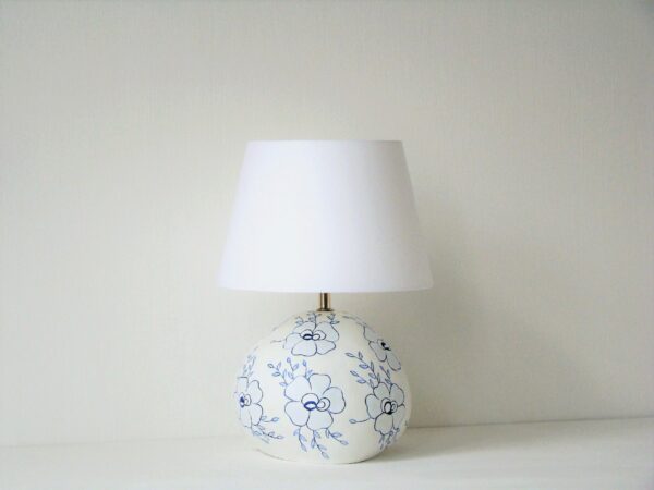 modrá květinová romantická lampa